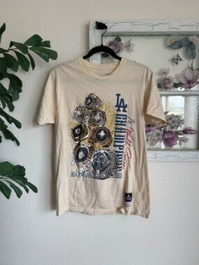 Mitchell & Ness Cream LA Dodgers 7x Championship Rings Graphic Tee Size M